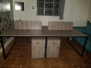 4 Seater Work Station