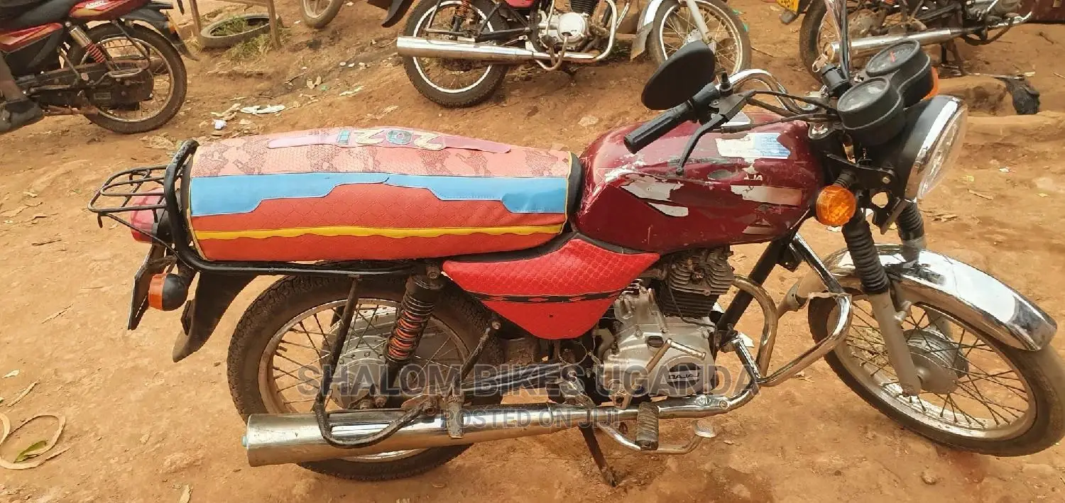 Bajaj Stroke 2019 Black