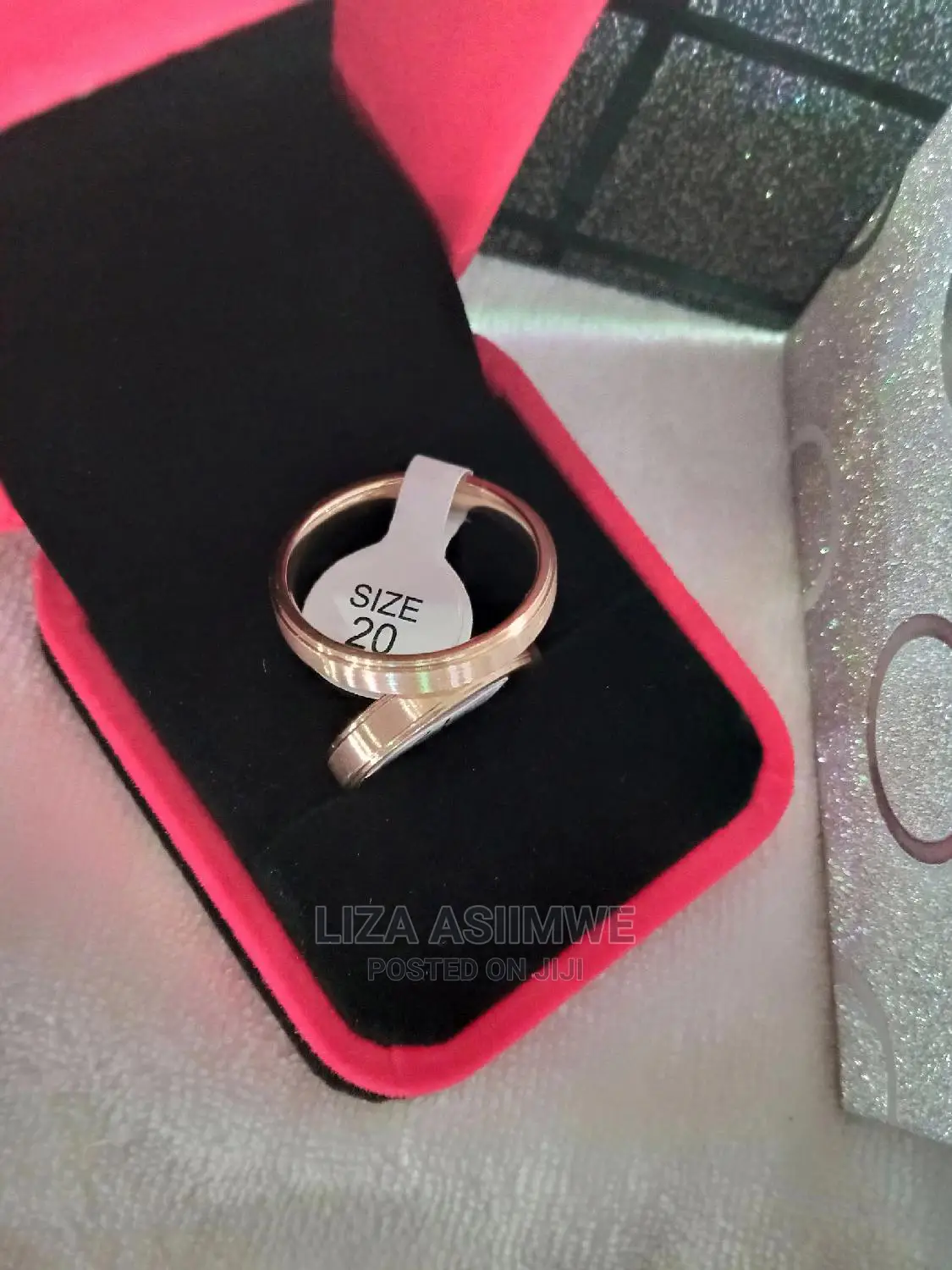 Quality Plain Wedding Rings Available With the Ring Box