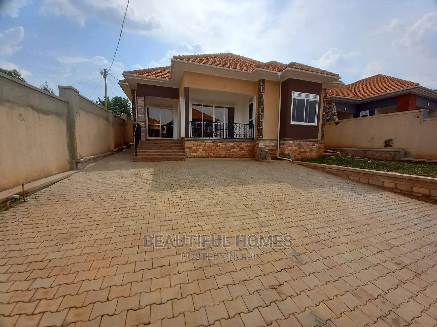 Furnished 4bdrm House in Kira Mamerito Road for Sale